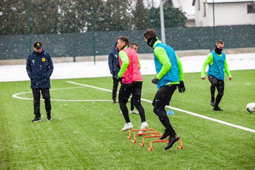 Trening piłkarzy Wieczystej Kraków na boisku Prądniczanki