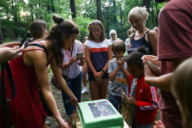 Mieszkańcy Krakowa świętują 125. urodziny parku Bednarskiego