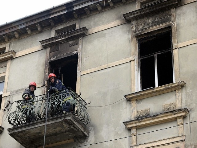 Pożar wybuchł na drugim piętrze kamienicy przy ul. Rejtana.