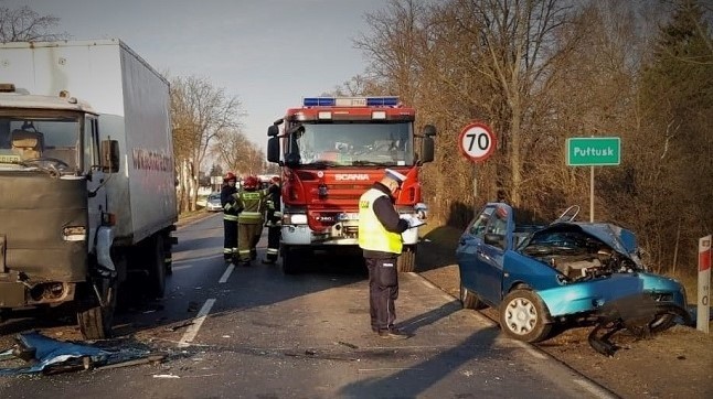 Pułtusk. Wypadek na DK61 w Jeżewie pod Pułtuskiem. Są ofiary śmiertelne. Utrudnienia na trasie Ostrołęka - Warszawa 