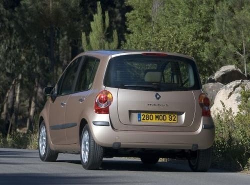 Fot. Renault: Modus z silnikiem 1,2 l/75 KM wyróżnia się...