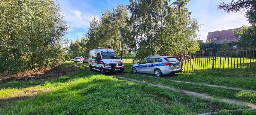 W gminie Piotrków Kujawski ze stawu wyłowiono zwłoki! Na miejscu twają czynności policyjne