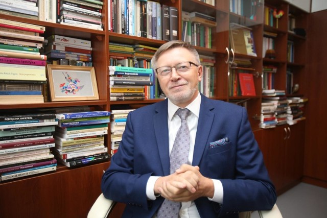 Prof. Adam Bartoszek