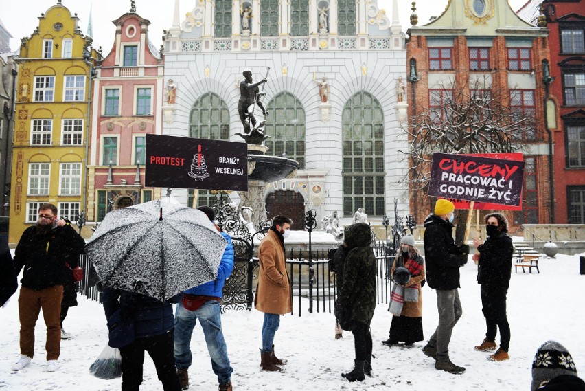 Protest przedstawicieli branży weselnej w Gdańsku 17.02.2021 r. "To jest jedna wielka katastrofa"