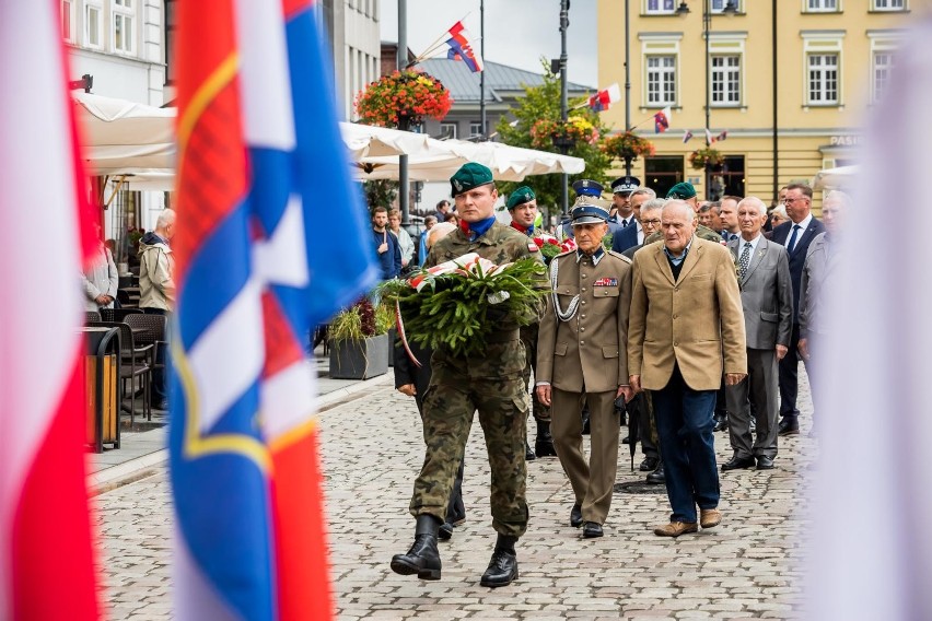 Uroczystość odbyła się pod patronatem: wojewody...