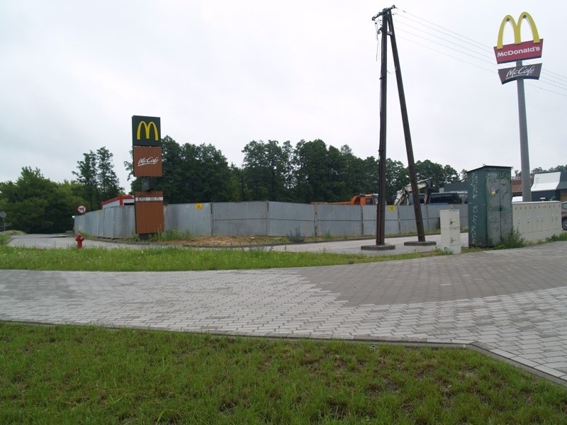 Rośnie sąsiad McDonalds'a