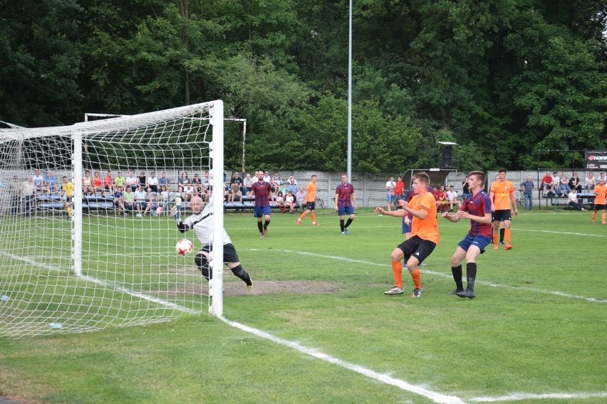 Małapanew Ozimek wygrała derby z KS-em Krasiejów 4-2.