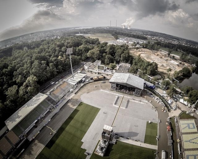 Stadion Miejski w Rybniku przed koncertem Roda Stewarta