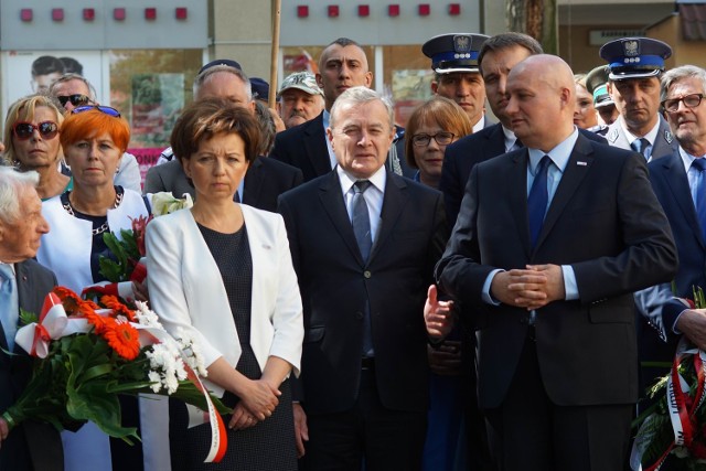 Poznań: Na Jeżycach odczytano nazwiska ofiar katastrofy smoleńskiej