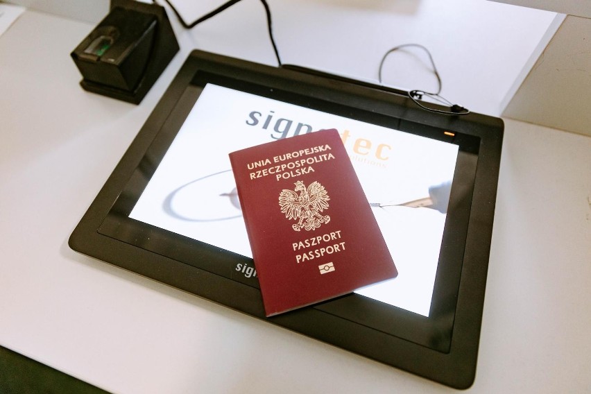 Powstał nowy ranking siły paszportów na 2022 r. Które...