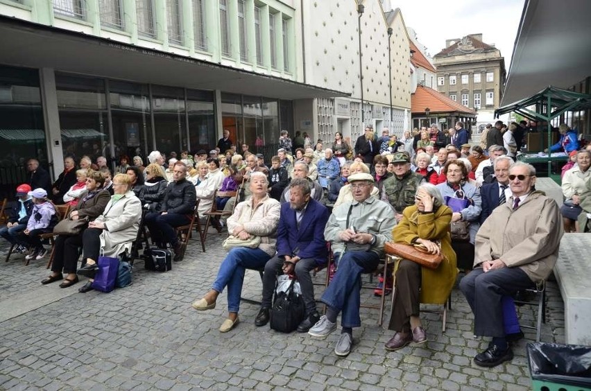 Piknik lwowski na Starym Rynku w Poznaniu