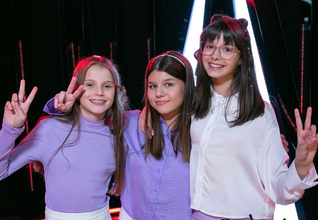 Od lewej: Daria Malicka, Julia Dąbrowska i Anna Laskowska w bitwie w The Voice Kids zaśpiewały utwór "Promise me" Beverley Craven.