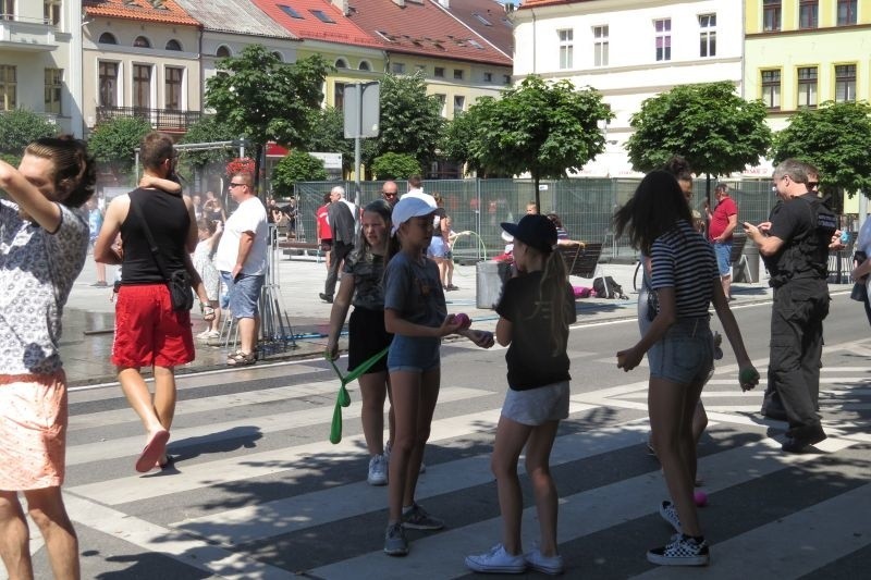  XX Ogólnopolskie Spotkania Cyrkowe w Brodnicy (2019 r.) - prezentacje grup na Dużym Rynku, podniebne spacery 