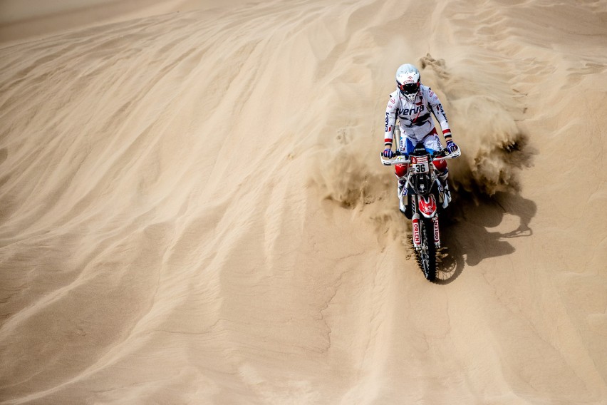 Maciej Giemza z Piekoszowa po dwóch etapach Rajdu Dakar zajmuje 25 miejsce [WYJĄTKOWE ZDJĘCIA]