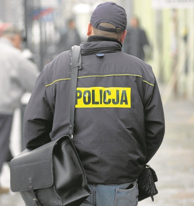 O doręczaniu przez policjantów przesyłek mówią w Kościerzynie, że to... zmiana taktyki patrolowania miasta