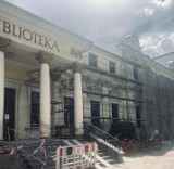 Miejska Biblioteka Publiczna w Radomiu zmieni wkrótce wygląd. Trwa remont elewacji i ogrodzenia. Zobacz zdjęcia