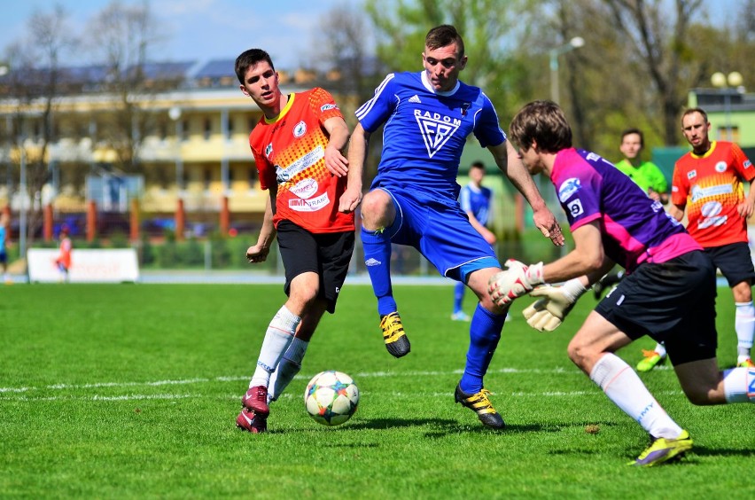 Broń Radom - Ner Poddębice 3:0. Pierwsza wygrana od pół roku