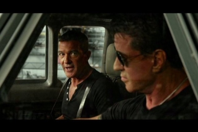 Antonio Banderas i Sylvester Stallone w "Niezniszczalnych 3" (fot. CNN Entertainment/x-news)