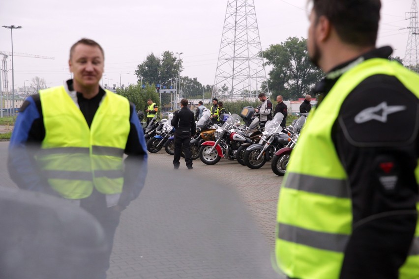 Motocykliści spotkali się pod Areną Lublin, a następnie w...