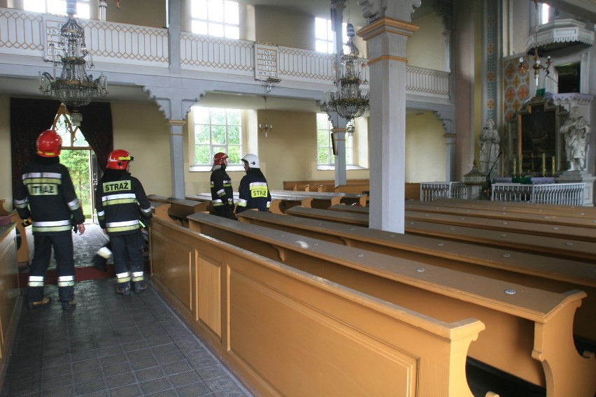 Międzyrzecze Górne: Pożar zakrystii w kościele ewangelickim. Trwa akcja strażaków