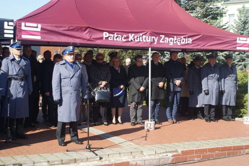 Ślubowanie klasy mundurowej III LO im. L. Szenwalda w...