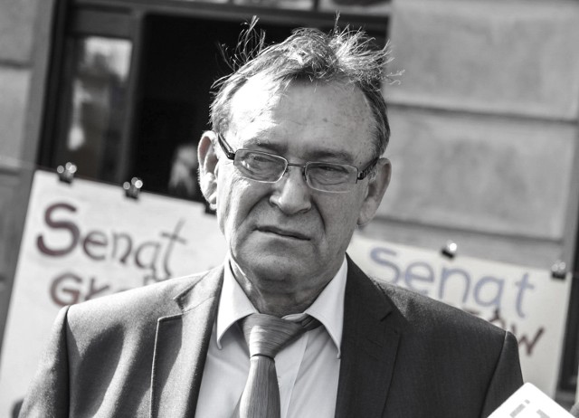 Henryk Cioch (1951 - 2017). Prawnik, wykładowca akademicki, w latach 2011 - 2015 był senatorem klubu PiS, Od 2015 był członkiem Trybunału Konstytucyjnego. Zmarł w Warszawie. Miał 66 lat