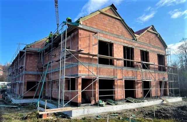 Budowa przedszkola w Koźmicach Wielkich (gmina Wieliczka) rozpoczęła się w sierpniu tego roku. Inwestycja idzie bardzo szybko. Budynek, gdzie będzie uczyć się prawie 200 przedszkolaków ma być gotowy na wrzesień przyszłego roku