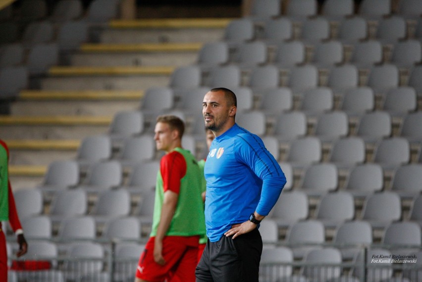 Trener przygotowania fizycznego Michał Dutkiewicz przedłużył umowę z Koroną Kielce do 30 czerwca 2022 roku
