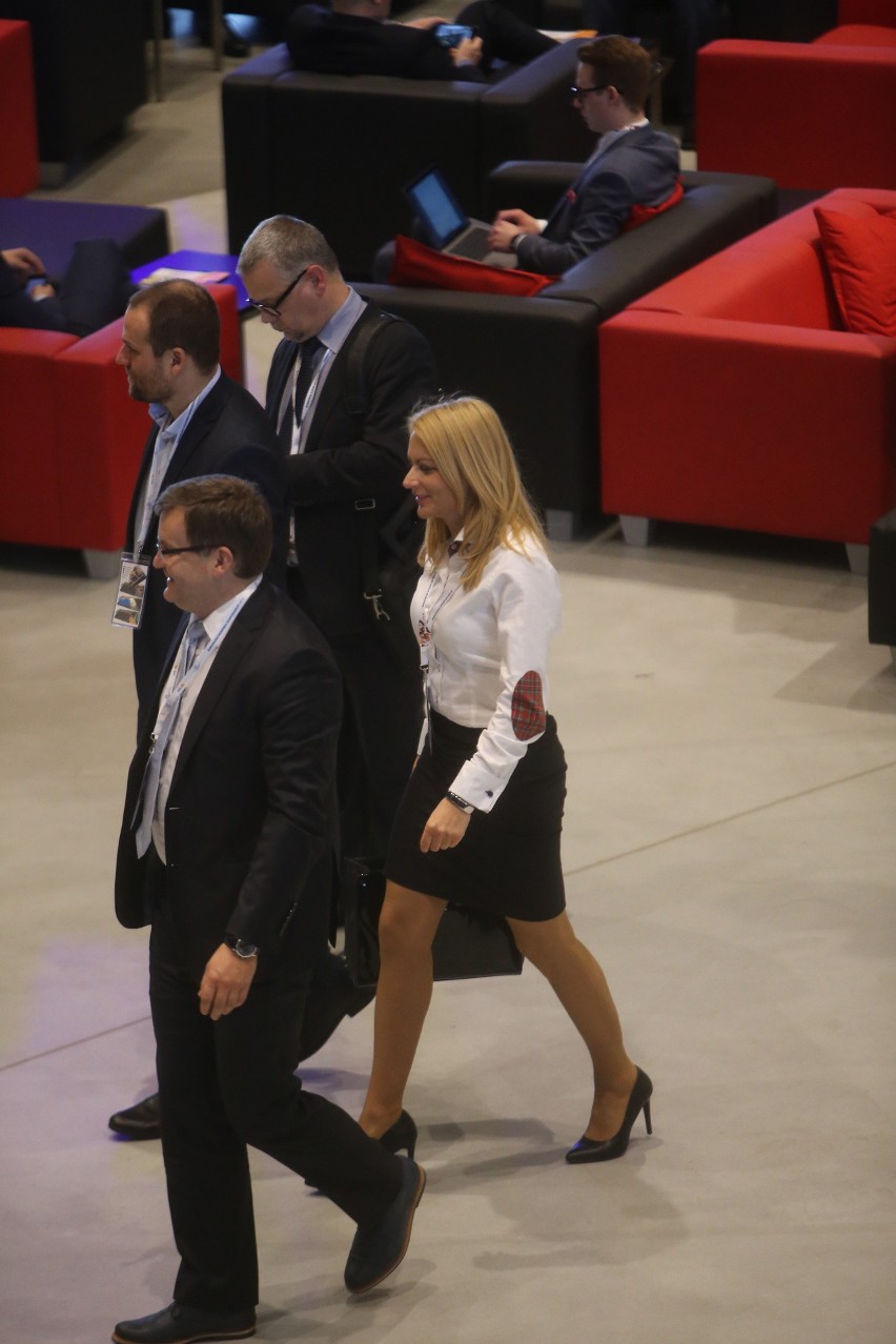 Tak ubierają się dziś nowoczesne bizneswoman w stylu smart casual ZDJĘCIA EKG 2017 Katowice