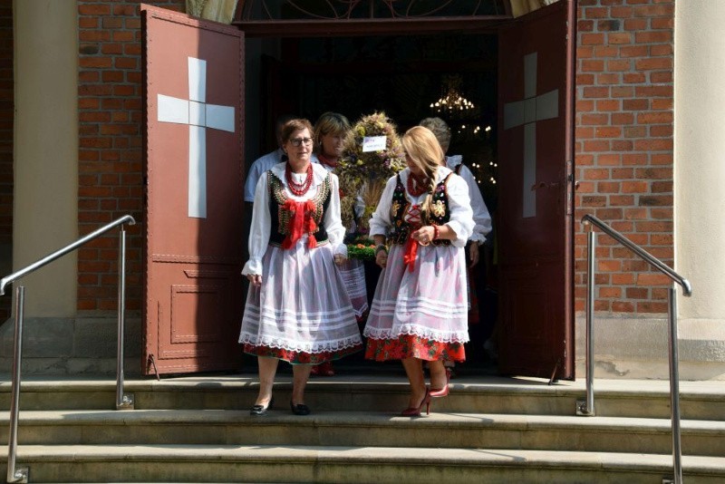 Bolechowice gościły gospodarzy z całej gminy. Podzielili dożynkowy chleb