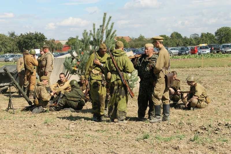 Inscenizacja bitwy pod Lenino w Smarchowicach Śląs...