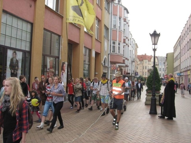 Wczoraj pielgrzymi przszli przez centrum miasta