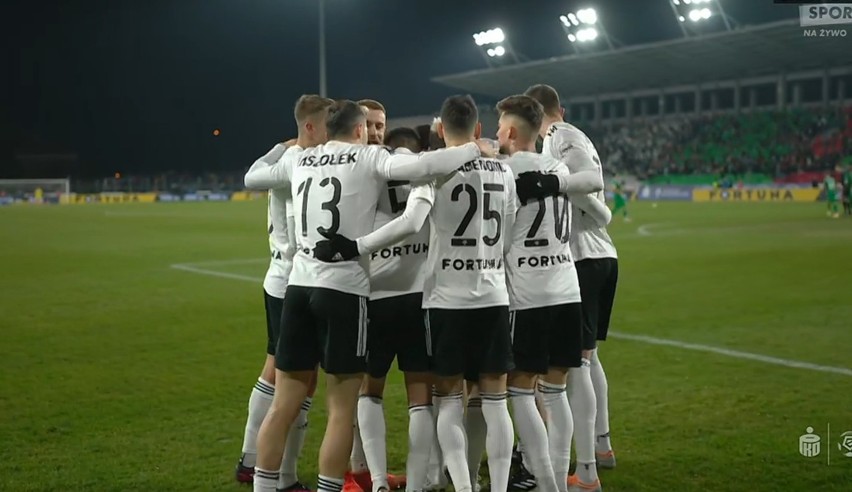 PKO Ekstraklasa. Legia Warszawa górą w "meczu przyjaźni". Radomiak bez argumentów. Trzecia porażka z rzędu podopiecznych Lewandowskiego