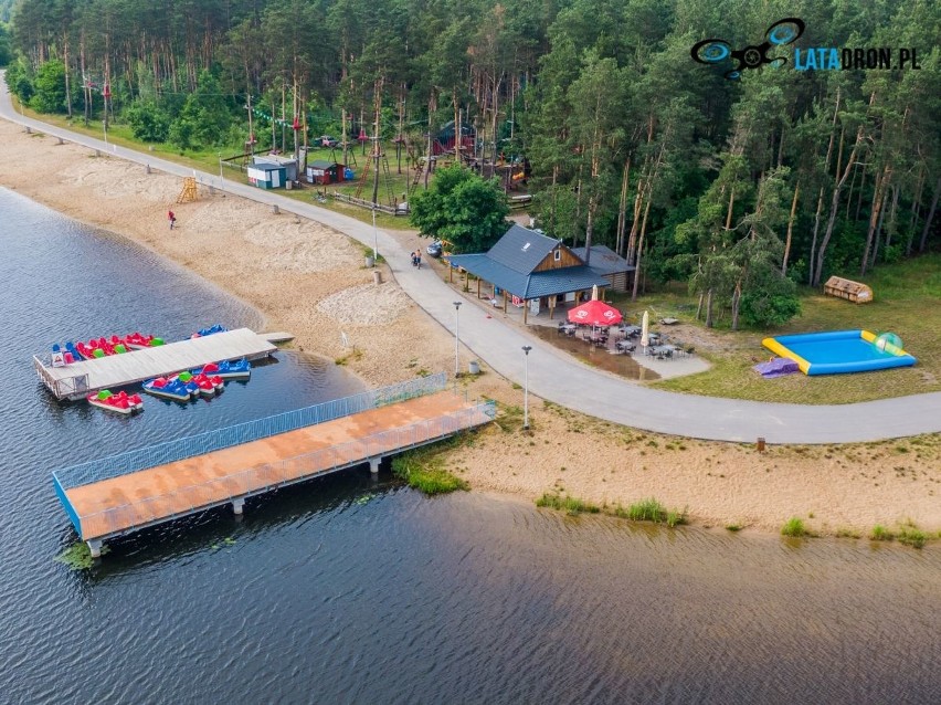 Zalew w Morawicy zaprasza od soboty! Zobacz niesamowite zdjęcia z drona