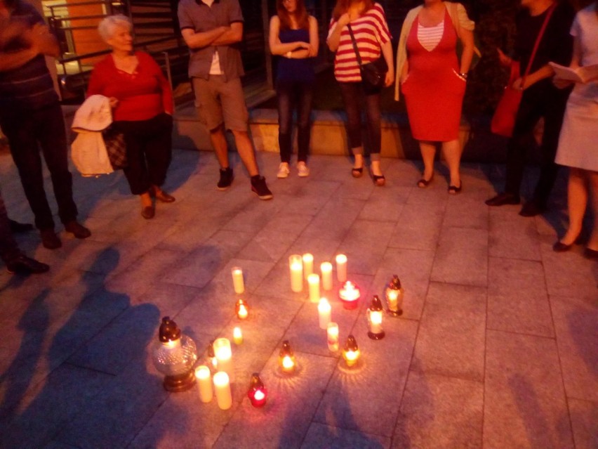 Olkusz. Protestowali w obronie wolnych sądów [ZDJĘCIA]