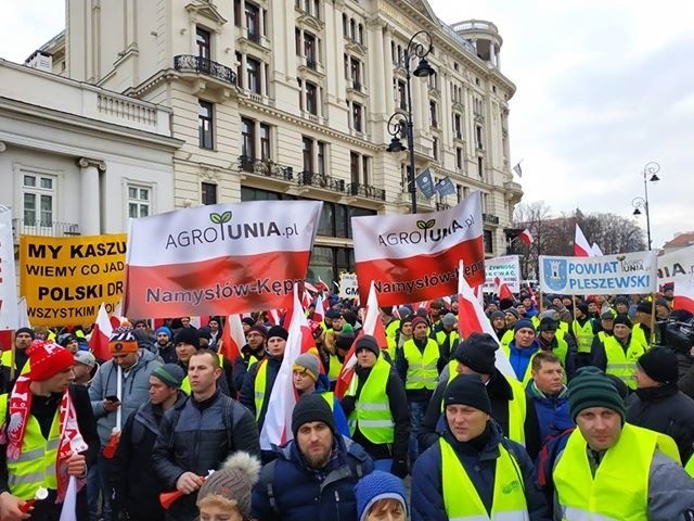 W stolicy odbył się protest rolników pod nazwą "Oblężenie Warszawy 2019". Na miejscu było nawet kilka tysięcy osób, podaje jeden z uczestników.