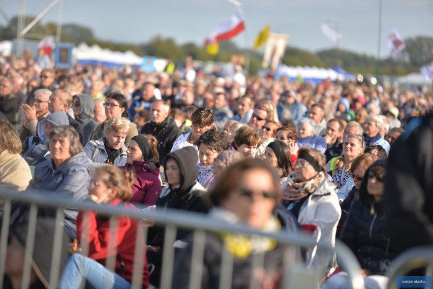 Wierni z całej Polski zjechali do Kruszyna pod Włocławkiem...