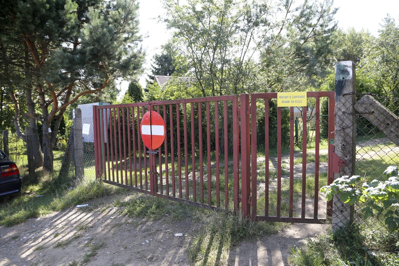 Zgodnie z regulaminem klucz do bram mogą dostać tylko...