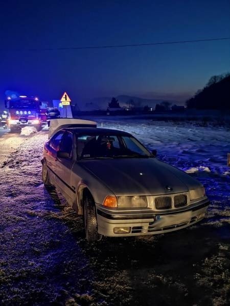 Sądecczyzna. Na drogach jest ślisko. Aż trzy stłuczki w ciągu jednego dnia [ZDJĘCIA]