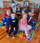 Karnawałowy bal u przedszkolaków w Słupczy, w gminie Dwikozy. Na parkiecie królowały znane postacie z bajek [ZDJĘCIA] 