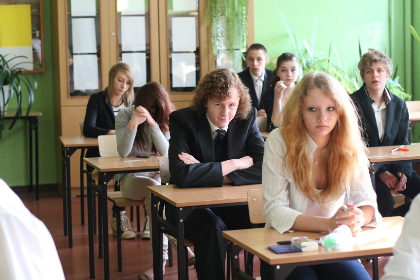 Egzaminy gimnazjalne 2013: Tak zdawali matematykę uczniowie gimnazjum nr 1 w Chorzowie [ZDJĘCIA]