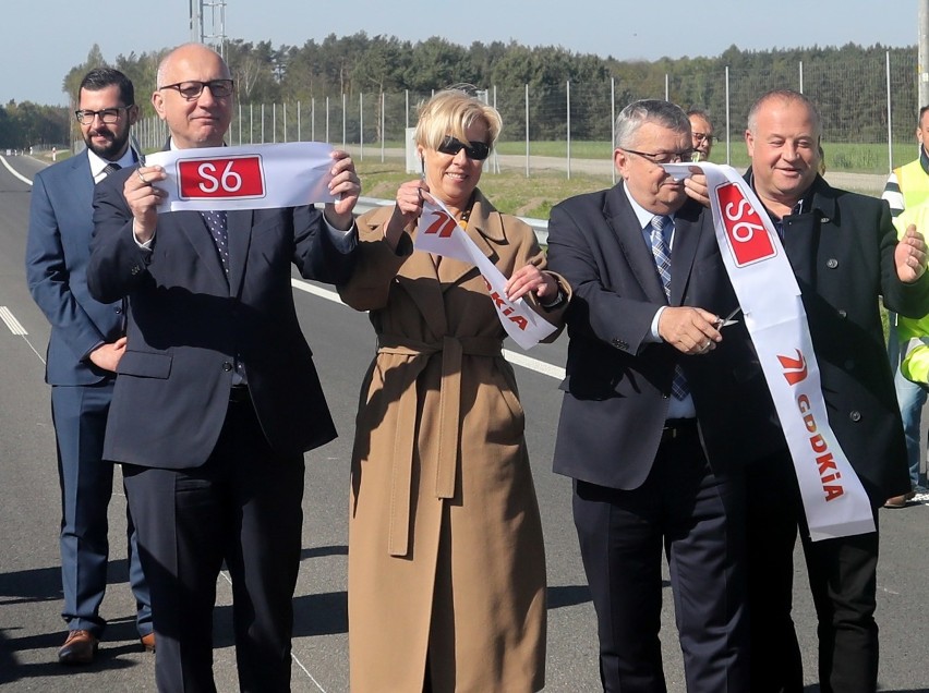 Pierwsze samochody wjechały na nowo oddany do użytku odcinek...