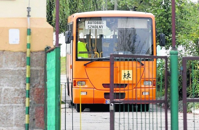 Autobus do czerwca zatrzymywał się pod szkołą oraz przedszkolem, teraz nie ma na to pieniędzy.