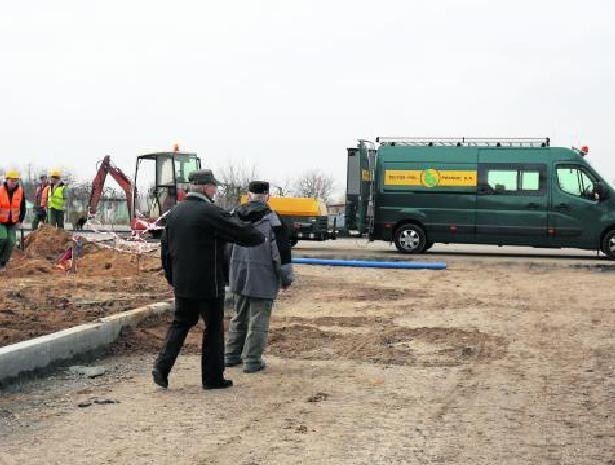 Spora grupa mieszkańców osiedla nie chce zmian organizacji ruchu na ul. Wiatracznej. Postulowali o to ich sąsiedzi.