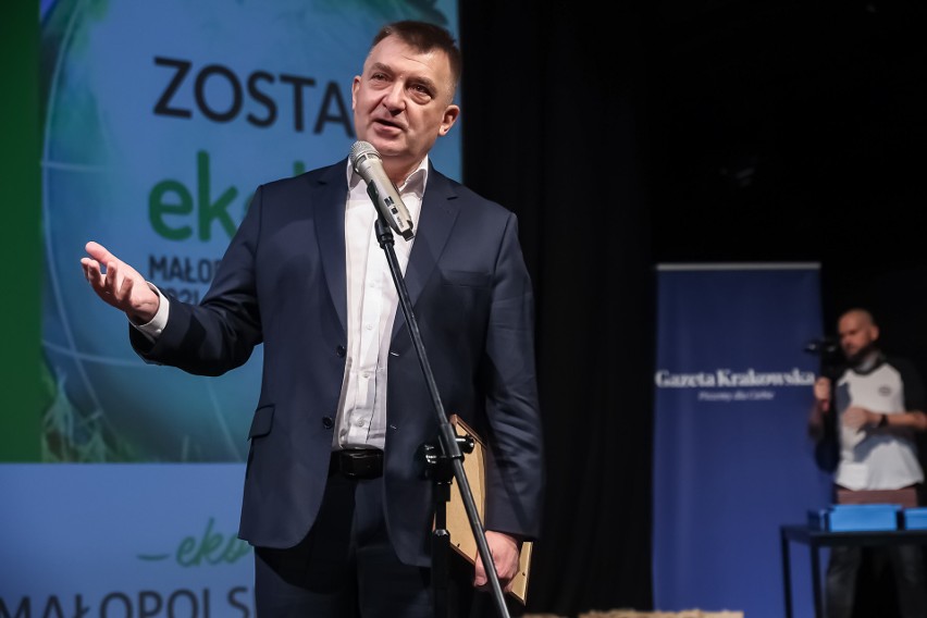 Ks. Andrzej Augustyński na gali EkoHERO 2021: Fundacja Demos...