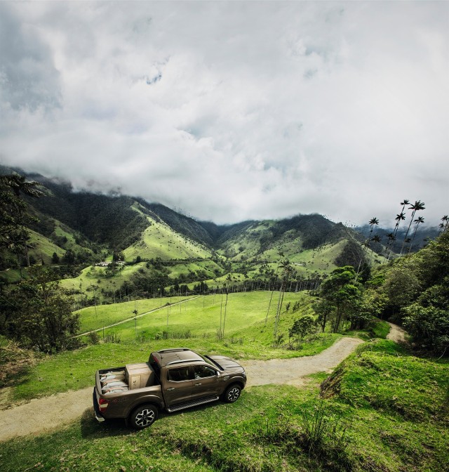 Renault Alaskan Nowy pick-up będzie produkowany w trzech zakładach w różnych częściach świata. Sprzedaż auta rozpocznie się od krajów Ameryki Łacińskiej, gdzie pick-upy tradycyjnie cieszą się dużym powodzeniem. Pierwszym z nich będzie Kolumbia.Fot. Renault