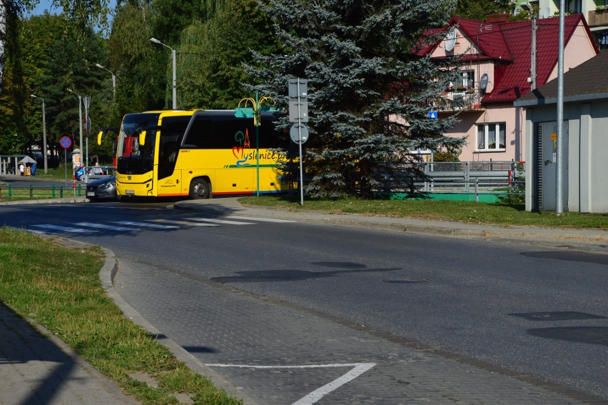 Gmina Myślenice. Od poniedziałku koniec linii M2. Żółte autobusy zjeżdżają z trasy Myślenice-Poręba