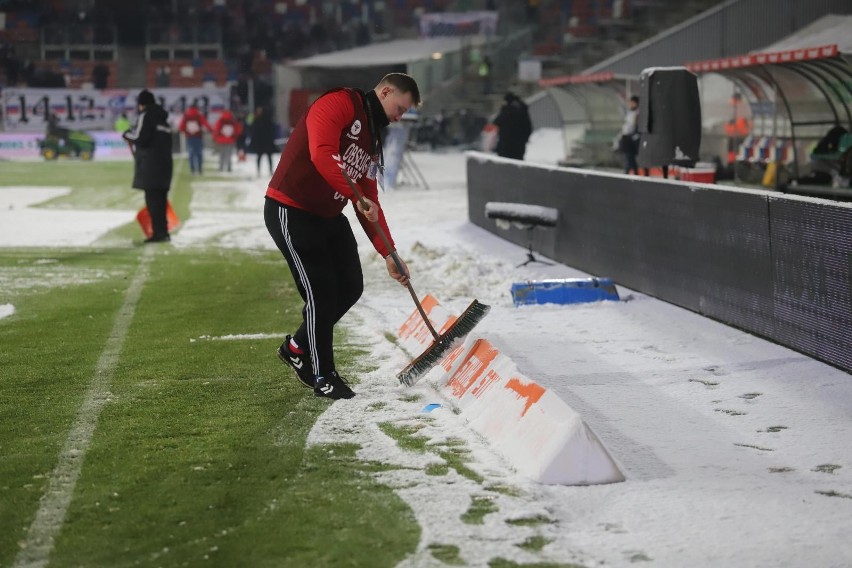 Zobacz kolejne zdjęcia. Przesuwaj zdjęcia w prawo - naciśnij...