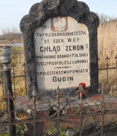 Zenon Chłąd zginął 20 sierpnia 1957 r. Jego pomnik jest w coraz gorszym stanie.