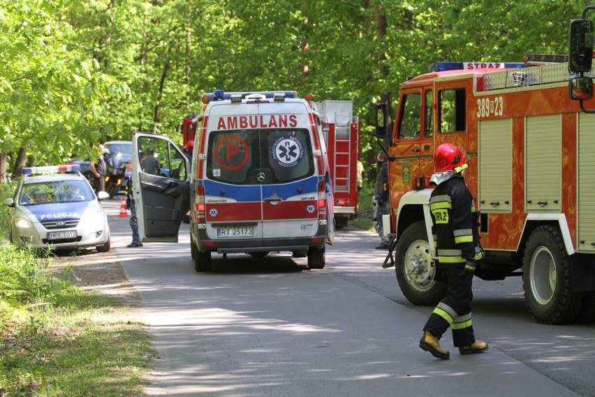 Wypadek w Furmanach - ranne dwie osoby jadące motocyklem (ZDJĘCIA) 